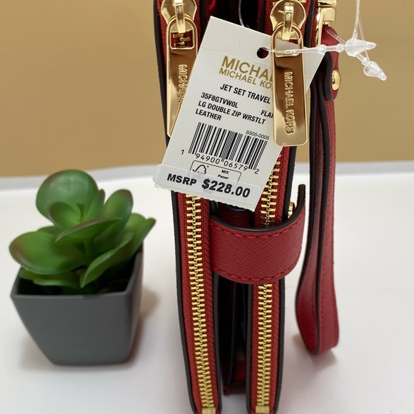 Michael kors wallet - Picture 8 of 14